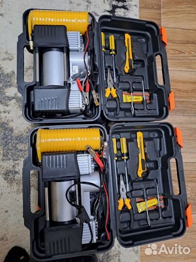 Автомобильный Компрессор с набором