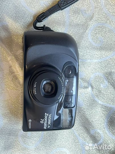 Плёночный фотоаппарат Yashica Zoomate 70