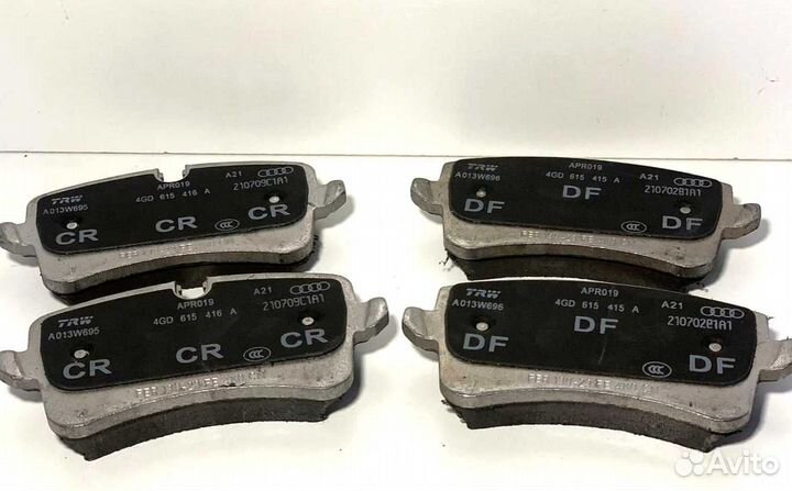 Тормозные колодки Volkswagen 4G0698451J