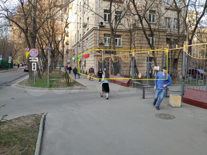 Торговая площадь на трафике у метро 35 м²