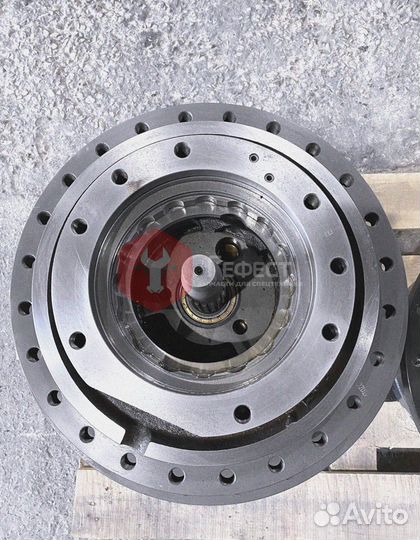 Редуктор хода Hyundai R480LC-9A xkah-01287