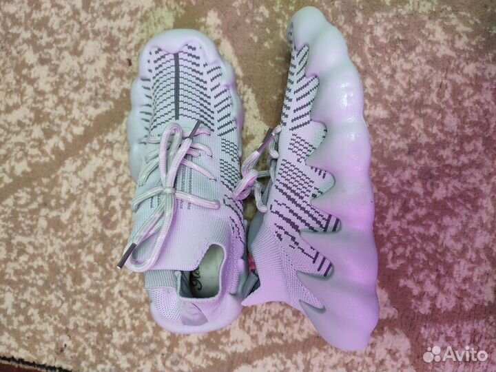 Кроссовки изики/кросовки Yeezy/кроссовки изи Новые