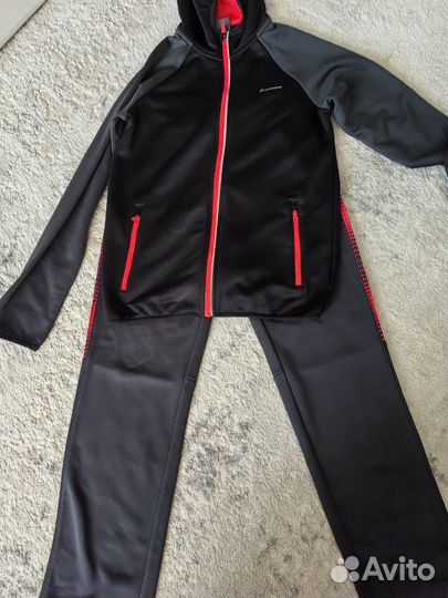 Спортивный костюм