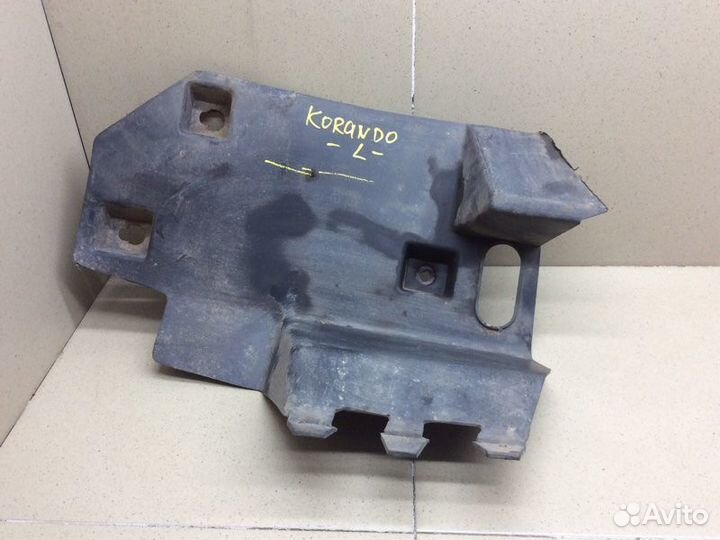 Пыльник двигателя боковой левый Ssang Yong Korando