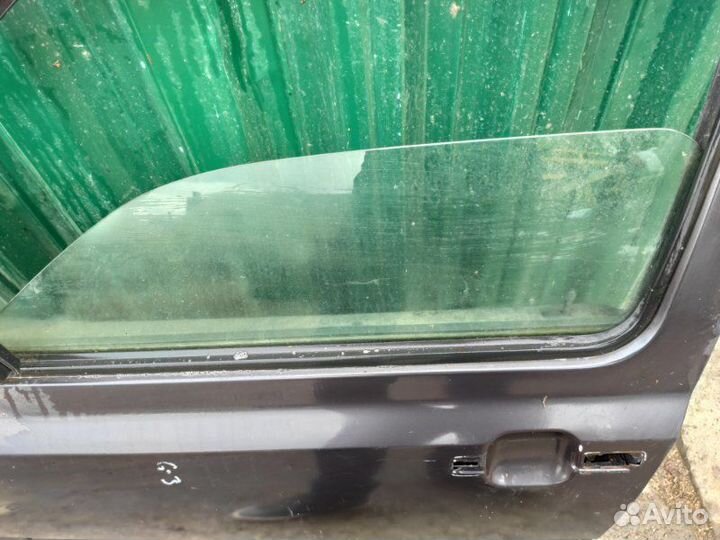 Стекло дверное переднее левое Volkswagen Golf 3