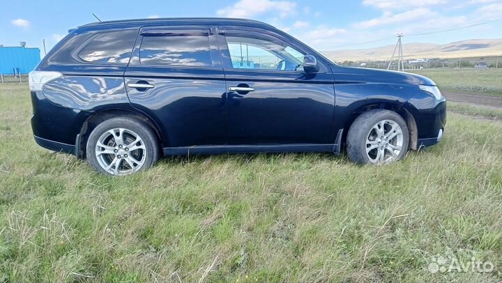 Mitsubishi Outlander 2.4 CVT, 2012, 287 787 км