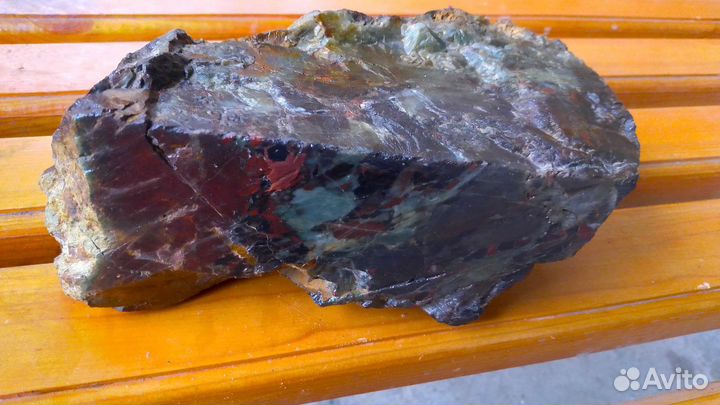 Яшма-полудрагоценный камень -2,5кг от 15 см