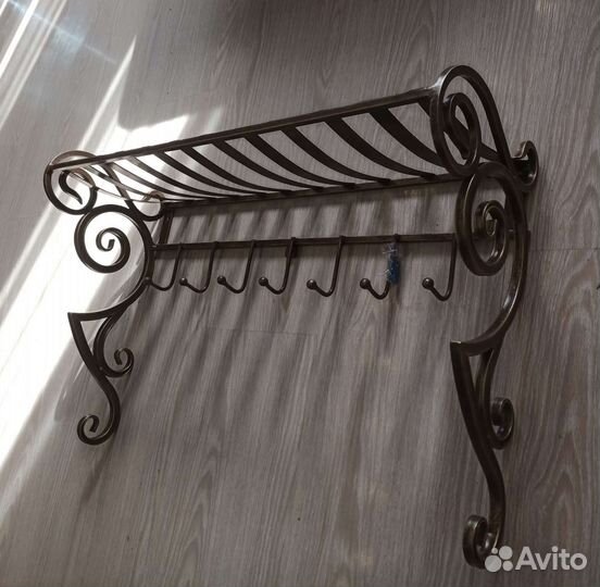 Кованная вешалка