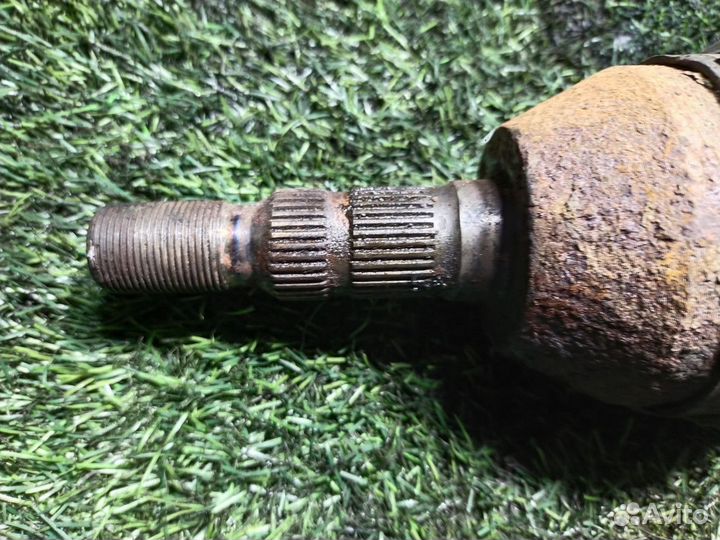 Полуось передняя правая Opel Astra H