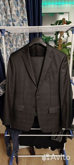 Костюм черный в клетку приталенный шерсть 48/182