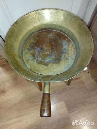 Таз латунный. Деревянная ручка