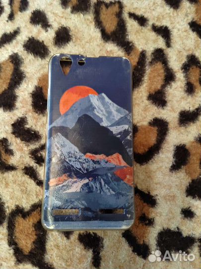 Чехлы на телефоны