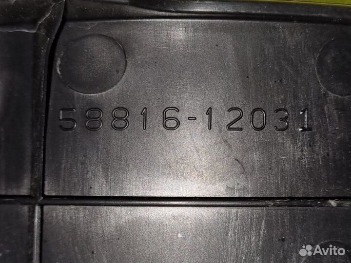 Накладка центральной консоли левая Toyota Corolla