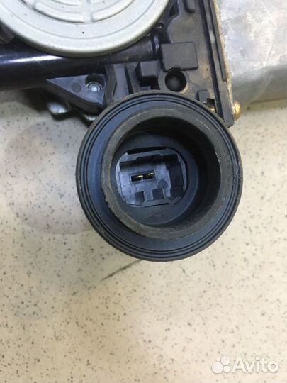 Стеклоподъемник задний правый Toyota Camry V30