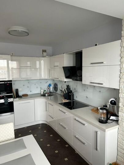 2-к. квартира, 63 м², 18/22 эт.