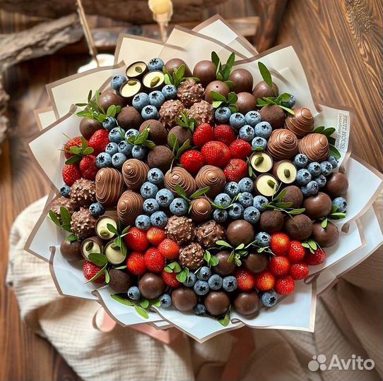 Съедобный букет Premium, ягодный букет