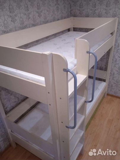 Двухъярусная кровать, выс. 1770,длина 2110, шир980