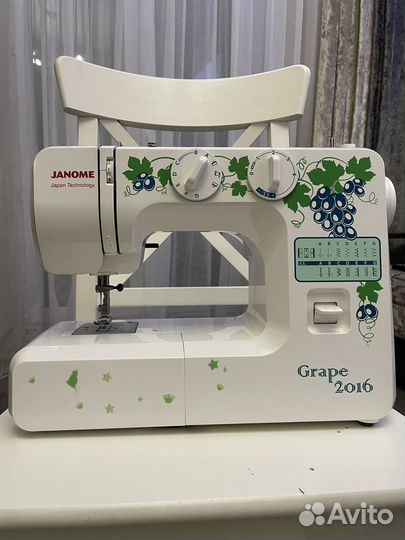 Швейная машина Janome Grape 2016, белый