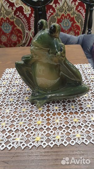 Статуэтка лягушка