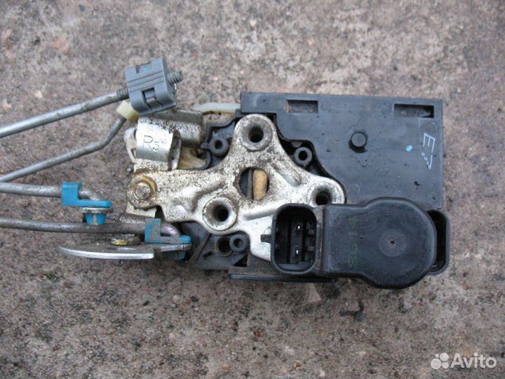 Замок двери Chevrolet Aveo T250/T255