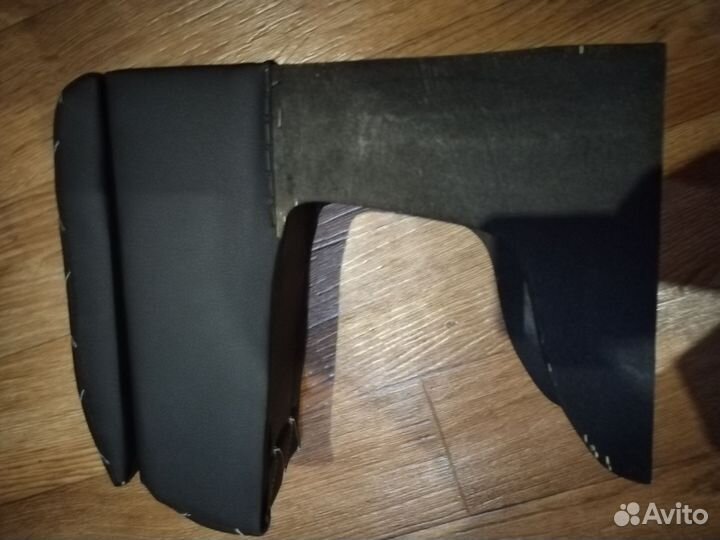 Подлокотник для авто