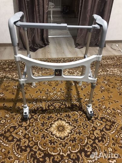 Ходунки для инвалидов