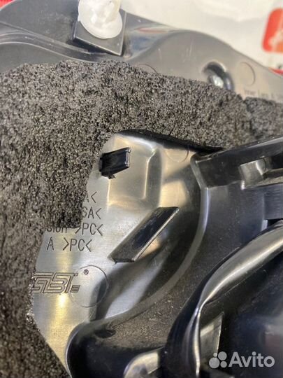 Фонарь задний левый Toyota Land Cruiser 200