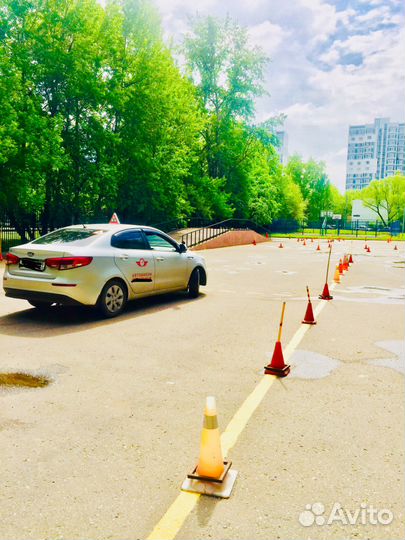 Инструктор по вождению