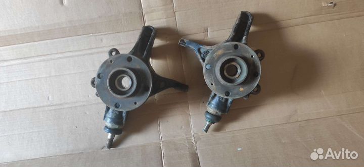 Поворотный кулак Peugeot 308