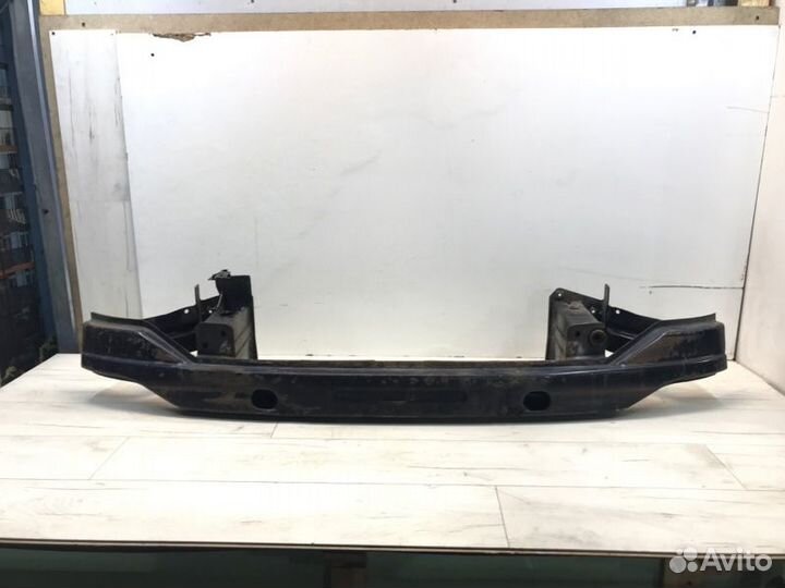 Усилитель бампера передний Mercedes Viano W639