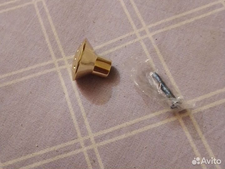 Мебельные ручки кнопки