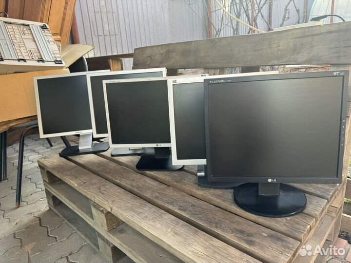 ЖК мониторы 5 шт