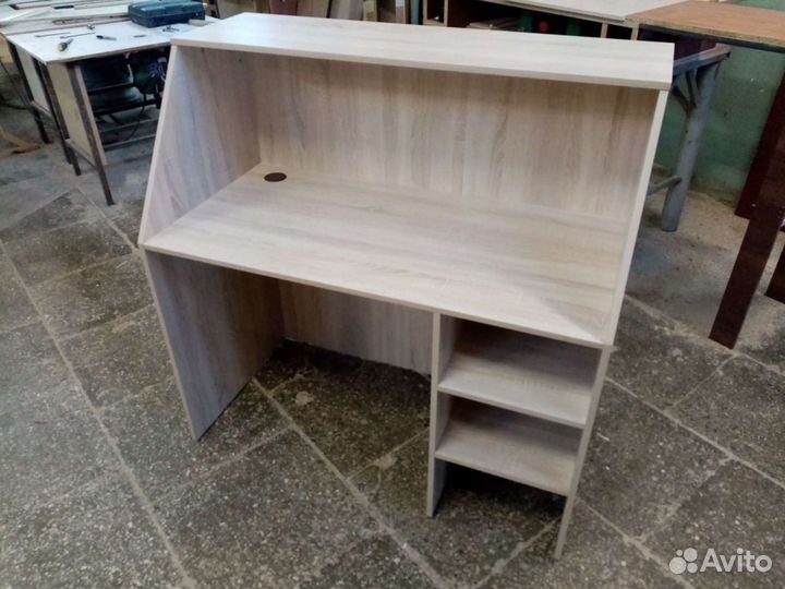 Стойка ресепшн, новая