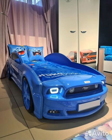 Детская кровать машина