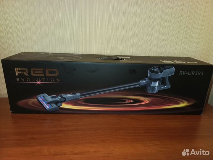 Пылесос Red Evolution RV-UR383