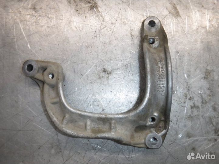 Кронштейн компрессора Mitsubishi Outlander 3 GF