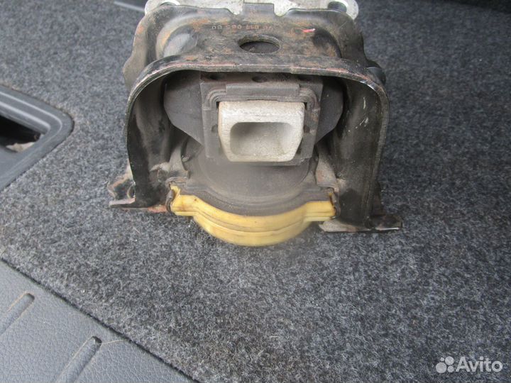 Подушка двигателя Peugeot 207