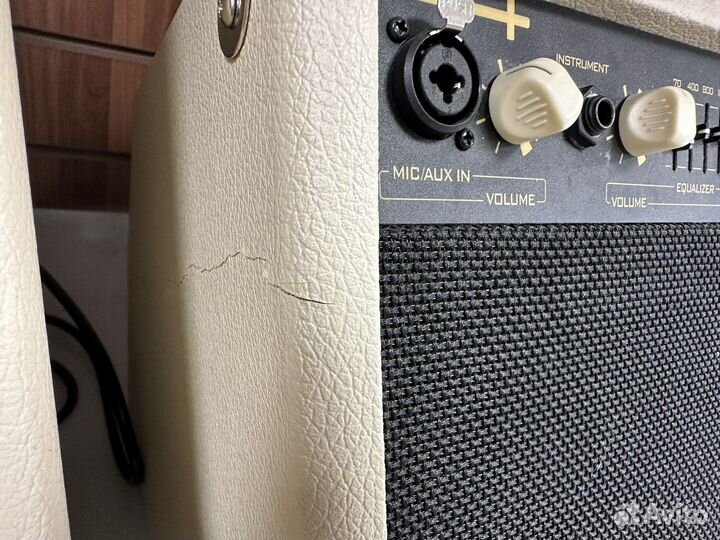 Комбоусилитель б/у для акустической гитары Cort