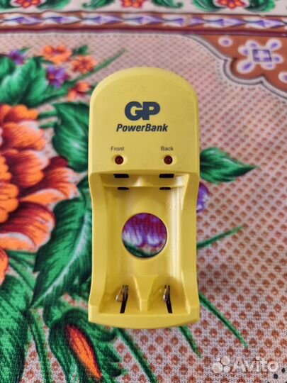 Зарядное устройство длябатареек - GP Power Bank