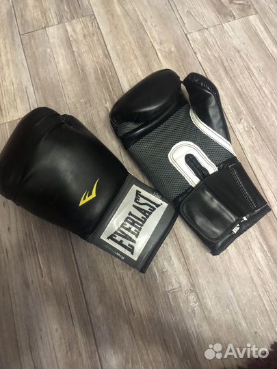 Боксерские перчатки 12 oz everlast