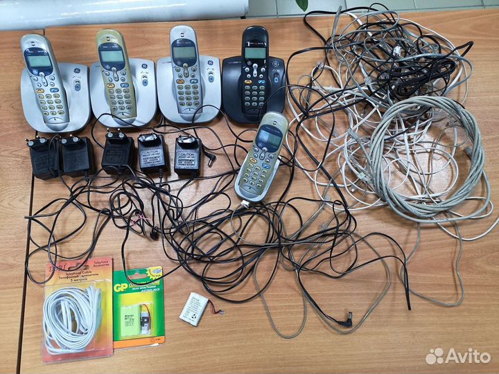 Комплект: Радиотелефоны и блоки питания