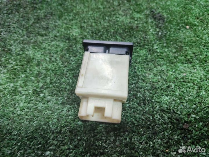 Кнопка режимов кпп Toyota Sprinter Marino 1993