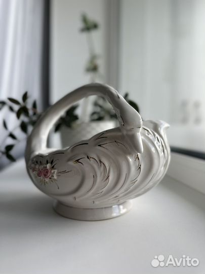 Конфетница лебедь