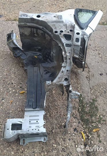 Ланжерон toyota auris левый