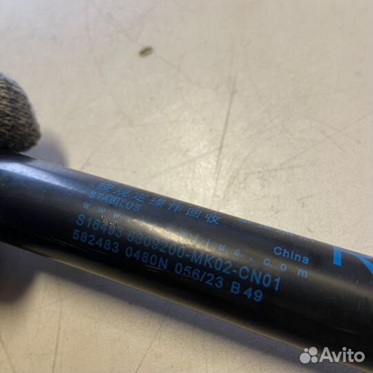 Амортизатор багажника правый Changan Uni-T