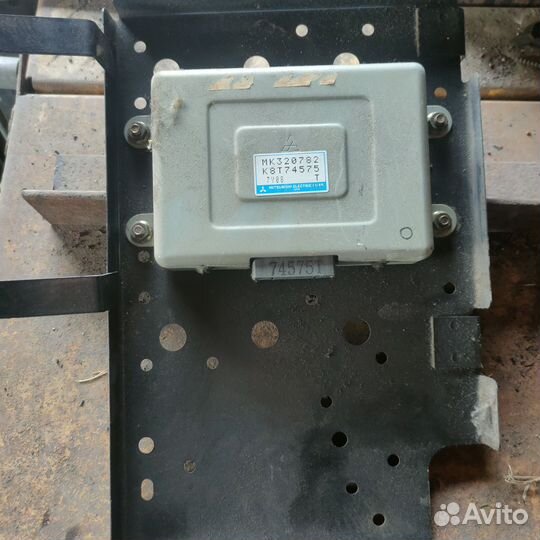 Блок управления двигателем Mitsubishi Canter 4M5