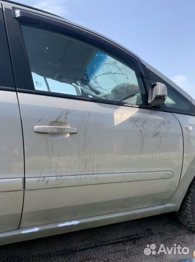 Дверь передняя правая Opel Zafira B 2008