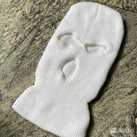 Белая балаклава