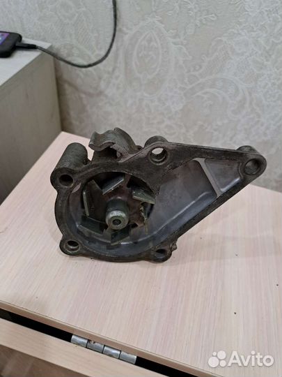 Помпа на hyundai accent