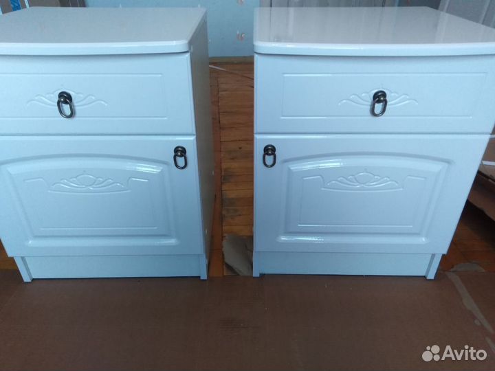 Новые Тумбочки прикроватные